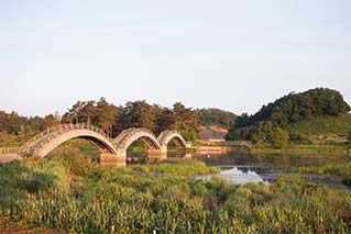 橫手市