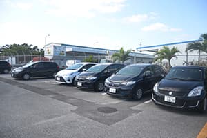 6. [ORIX租車宮古島機場櫃檯]可以從這個停車場出發租車。
