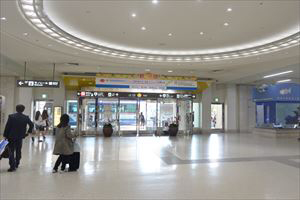 2.ORIX租車、Travel租車請由出口1前往，其他租車公司請由入境出口正前方的出口3往外走。