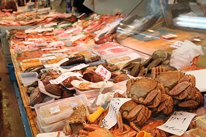 南樽市場 O.M.T 本間水産の毛ガニ