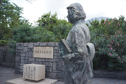林芙美子の文学碑