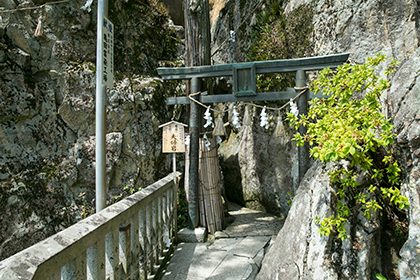 夫婦岩