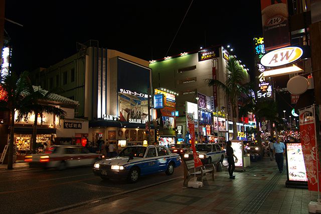 那霸市投幣式置物櫃