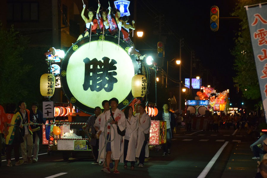 八雲山車行列