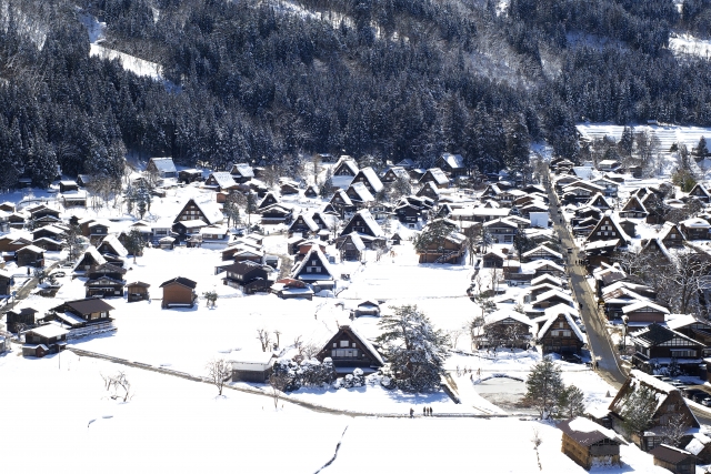 美不勝收的冬季白川鄉一景