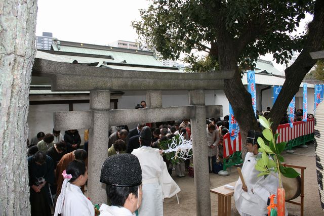 在大阪天滿宮舉辦「針祭」向針感謝辛勞