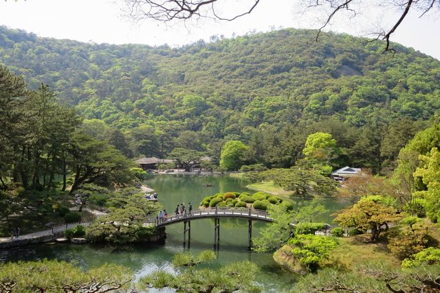 媲美日本三大名園--栗林公園交通指南