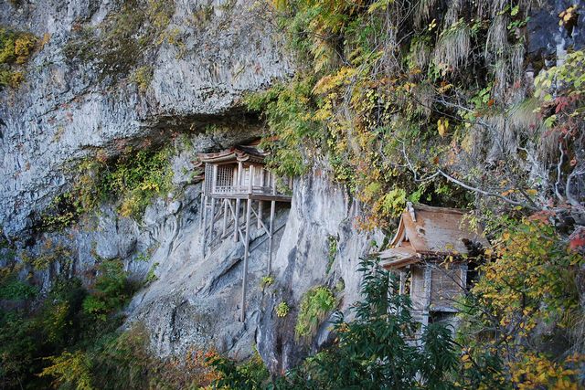 陡峭的山道！神奇的懸崖寺廟！三徳山三佛寺交通攻略