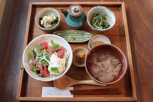 以沖繩縣產食材精心烹調，令人懷念的溫和家常美味
