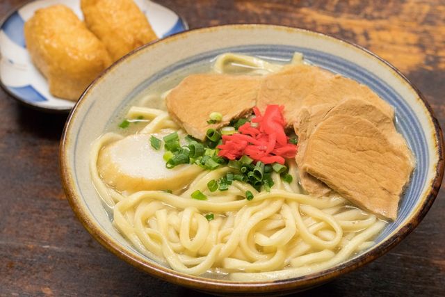 那霸最有歷史的老麵食專賣店，長年不變的極致正統口味