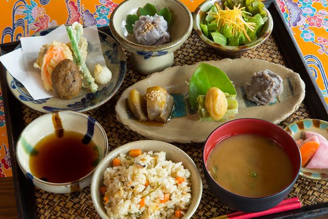 喜慶時不可或缺的縣民食材。都能在田芋料理專賣店盡情享用