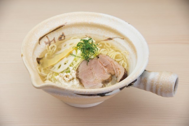 清爽淡雅的鯛魚高湯拉麵「MEDETAI」在沖繩獨樹一格