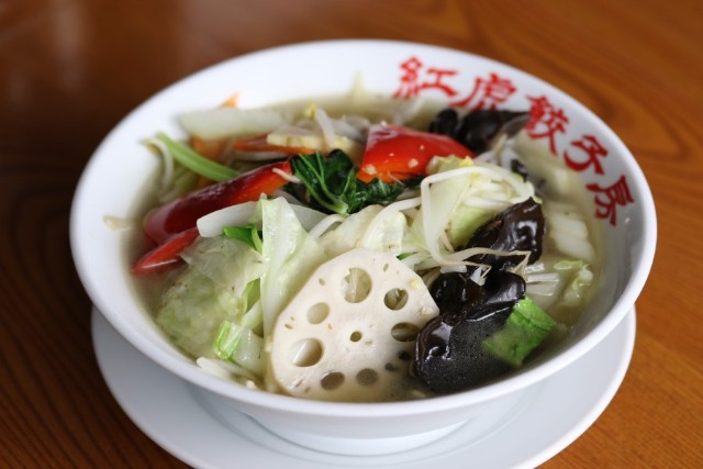 大家族用餐方便！在地人推薦的中華餐館「紅虎餃子房」