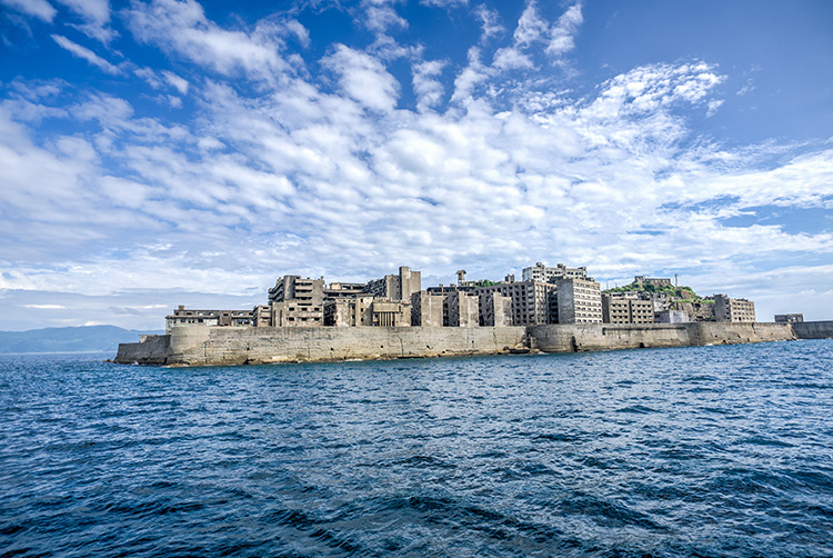 軍艦島（端島）作為長崎世界遺產，當時如此繁華而今空無一人，深